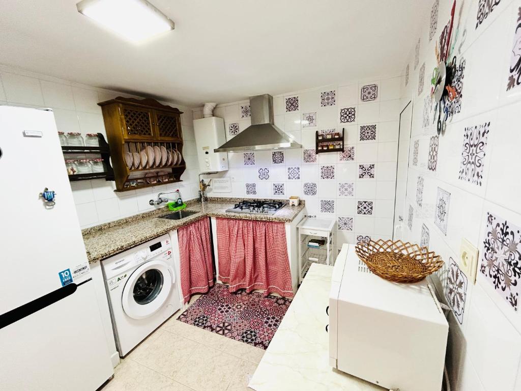 Cozy Town House With Terrace and Free Wifi - 5