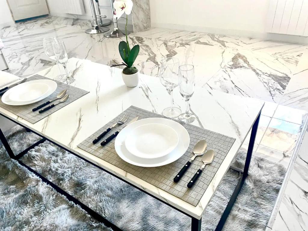 LOVE ROOM by GC - Jacuzzi - Wifi - Clim - Rétroprojecteur - 5