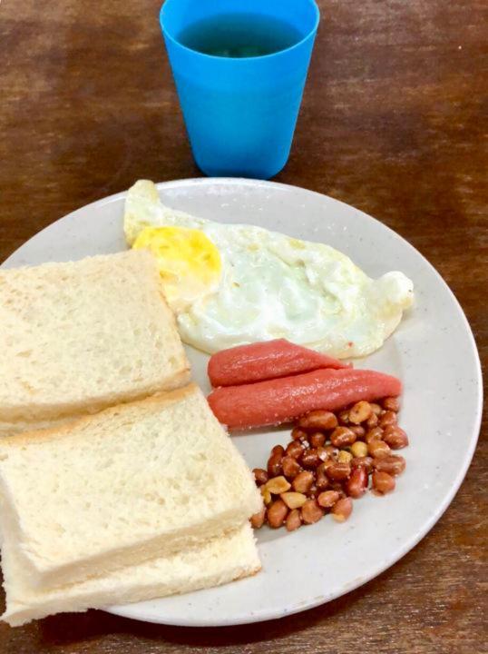 HUAQIAO HOMe 侨之家7月起供早餐begin breakfast served in july photo