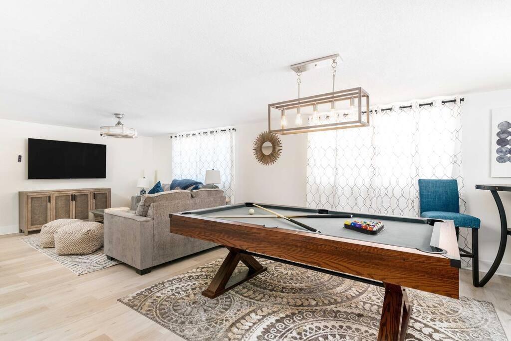 Renovated 3B 2BA, oasis yard Hot tub, Apollo Beach