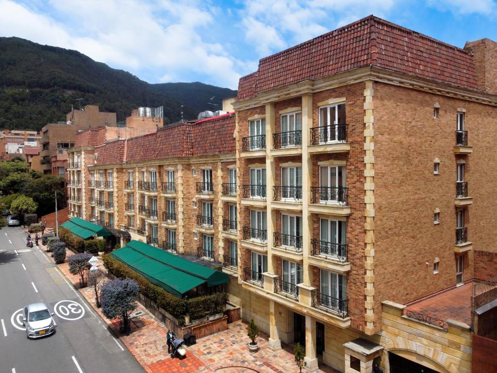 Hotel Windsor House Inn By GEH Suites - 1