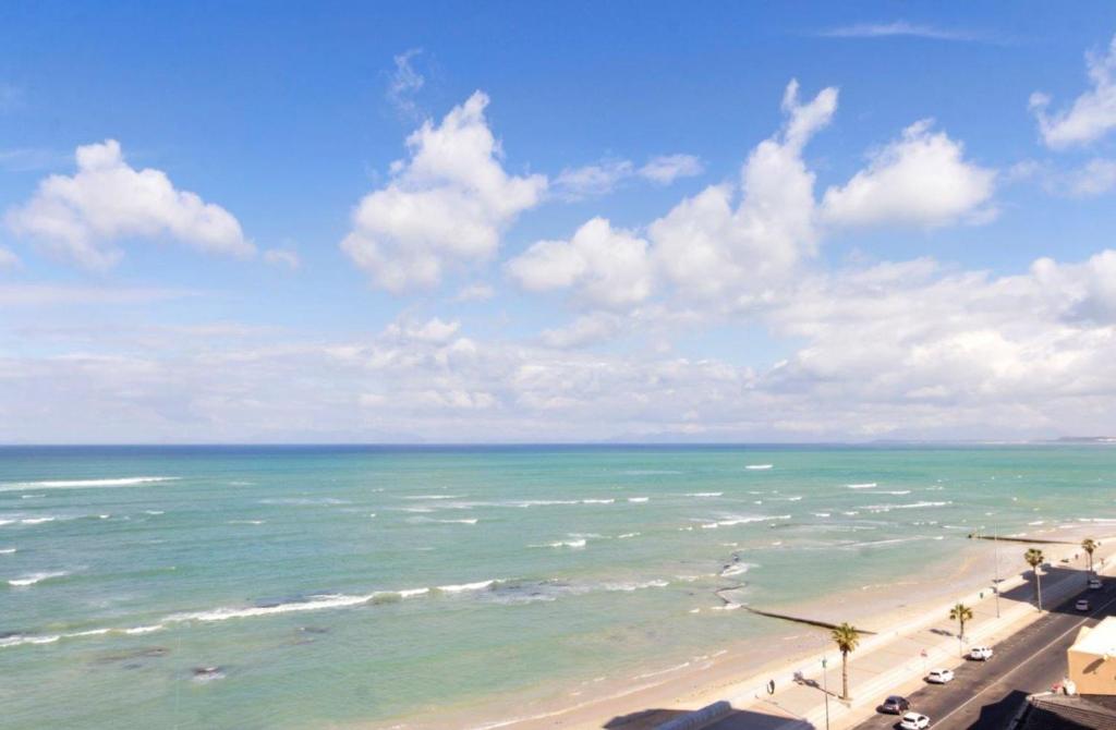 97 On Strand, Strand