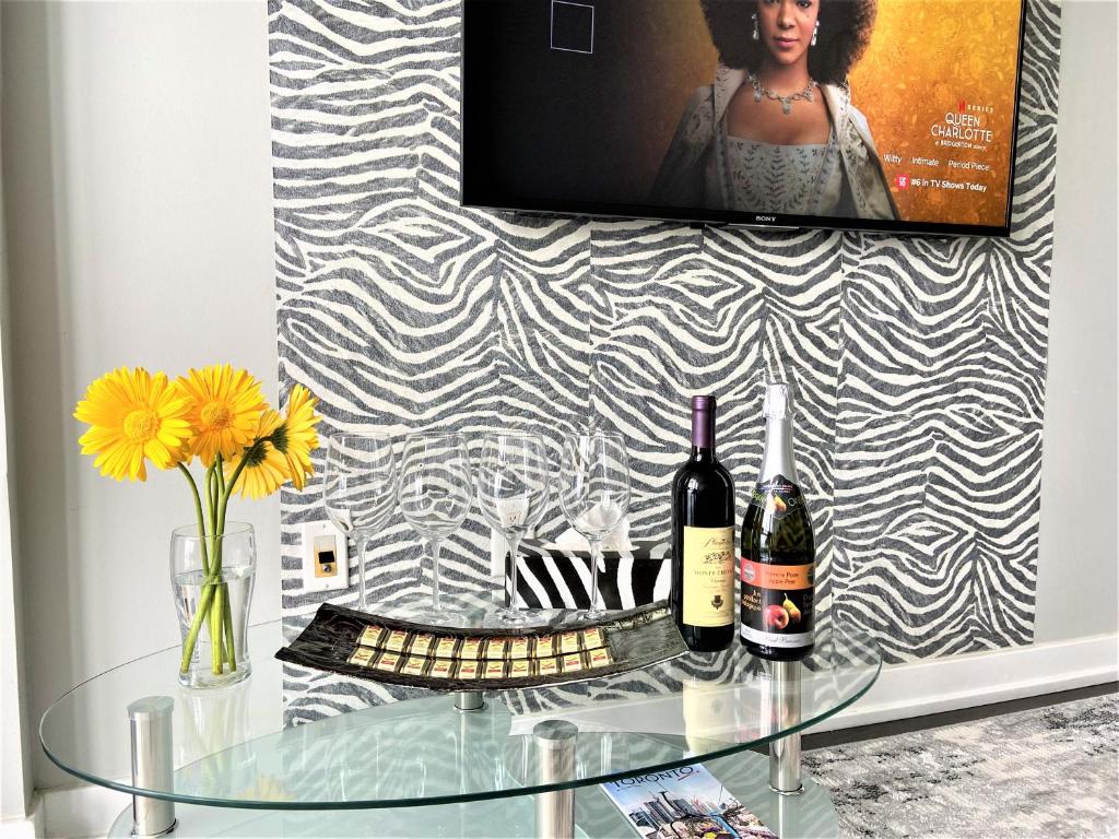 TVHR - Luxury Condos in Heart of Downtown photo