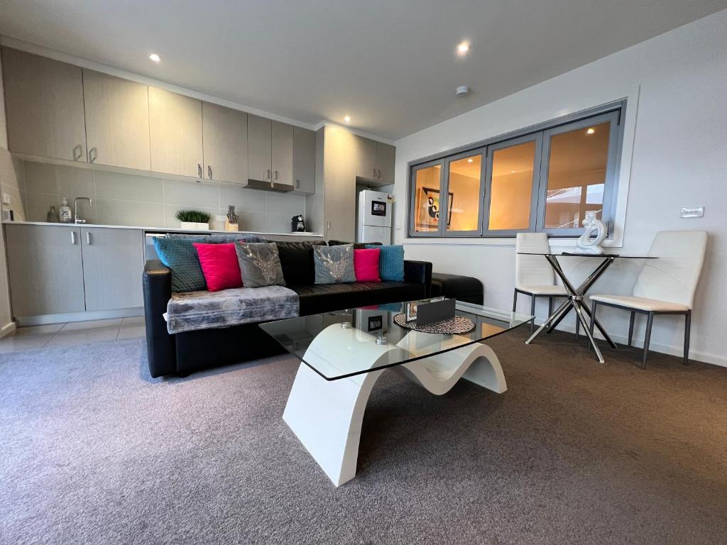 Envy 30 Luxe 1 BR Executive Apartment in the heart of Braddon Wine Wifi