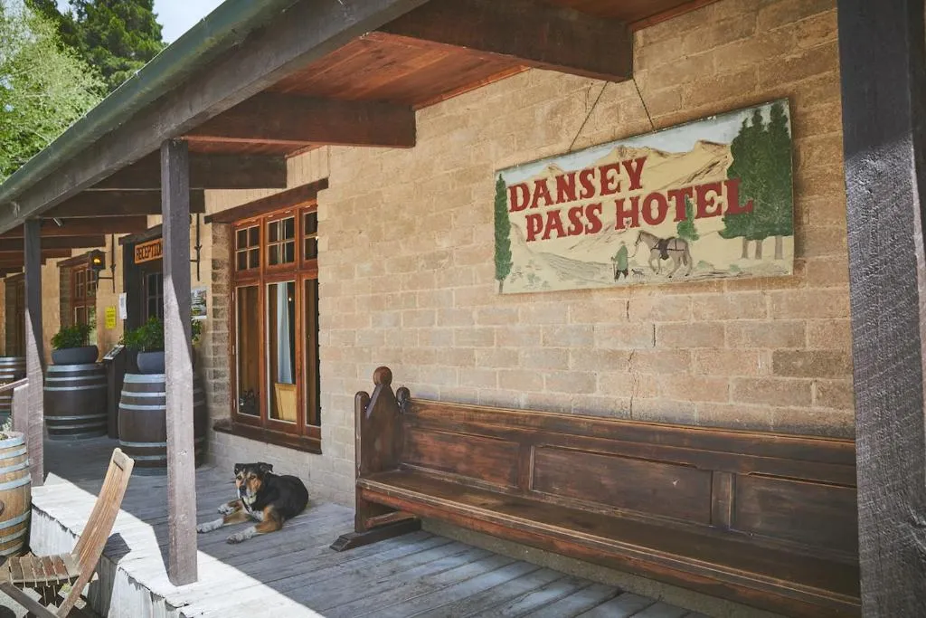 The Danseys Pass Hotel，位于Ranfurly的酒店
