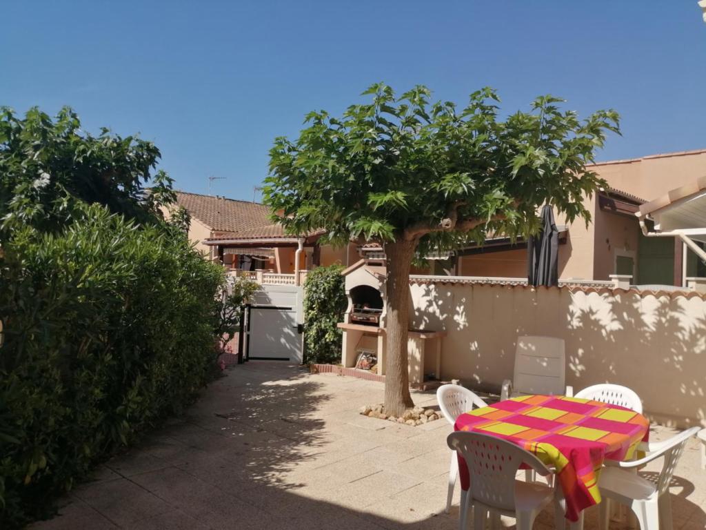 Villa plein sud semi climatisée- 4 couchages, en résidence LES ONDINES avec piscine commune, 500 m de la mer LROND28 - 1