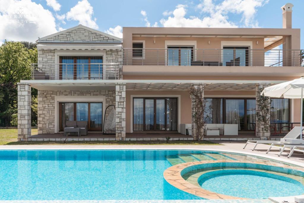 Luxury Villa Hera - Beachfront — Hotel in Corfu Island
