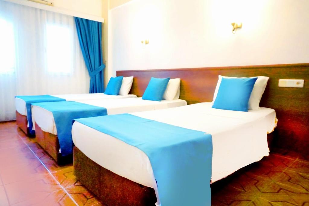 Regal Hotel photo