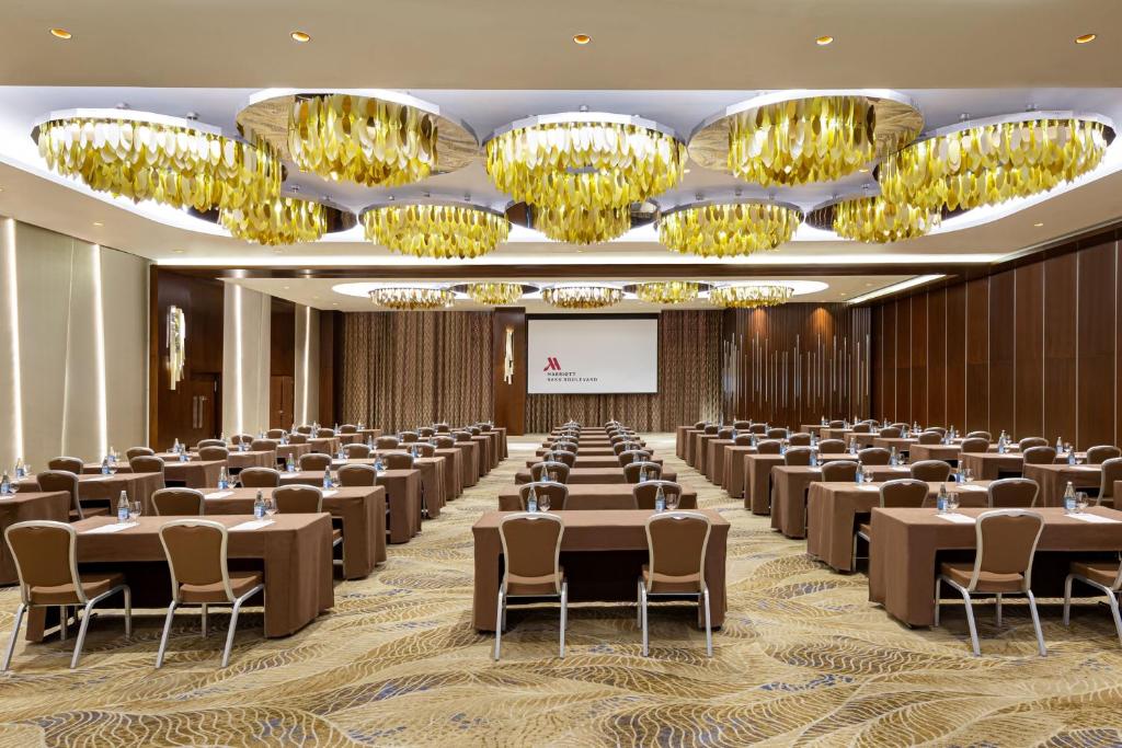 Toplantı odası / Geniş salon