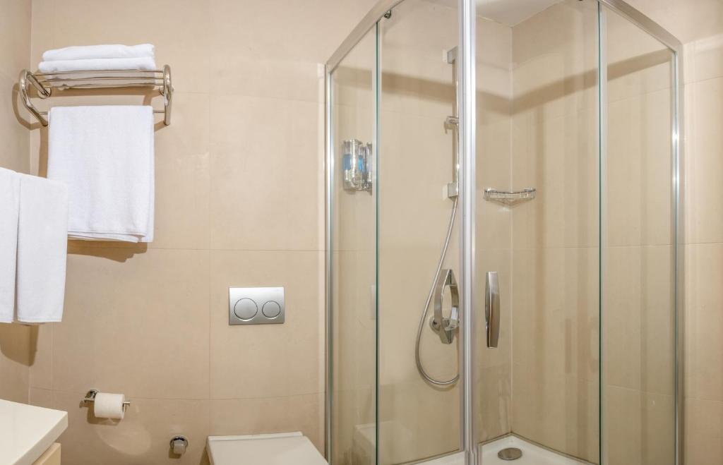 Elm Suite Hotel photo