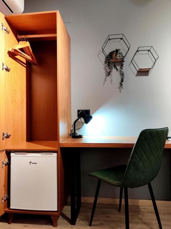Piro's Cozy Rooms - City Centre photo