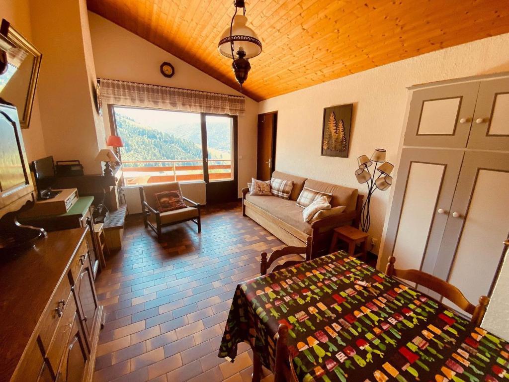 2 pièces cabine sans prétention avec balcon et parking - FR-1-459-47 - 3