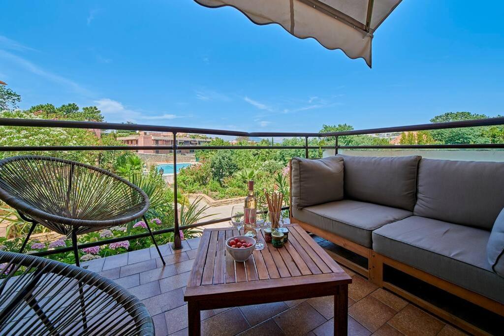 Sunrise -Swimming-pool-Saint-Tropez center-parking - 2