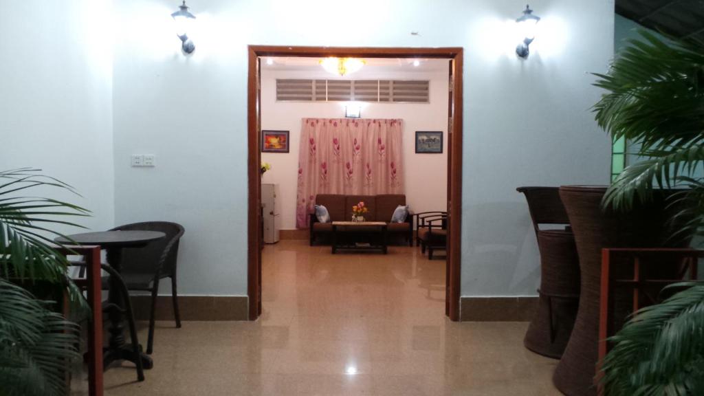 Reaksmey Meanrith Guesthouse and Residence photo
