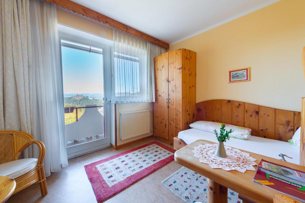 Biolandhaus Arche photo