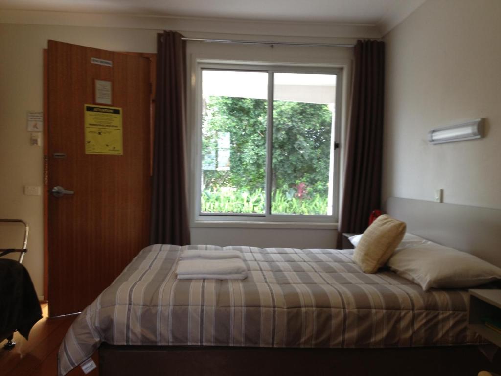 Palms Oasis Motel photo