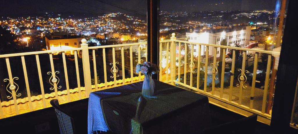 atoom lodge photo