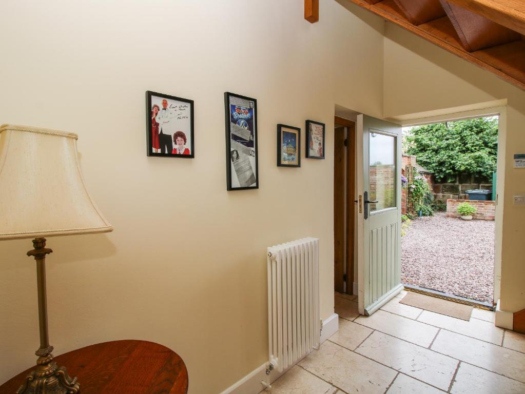 Old Coach House, Shrawardine photo 8