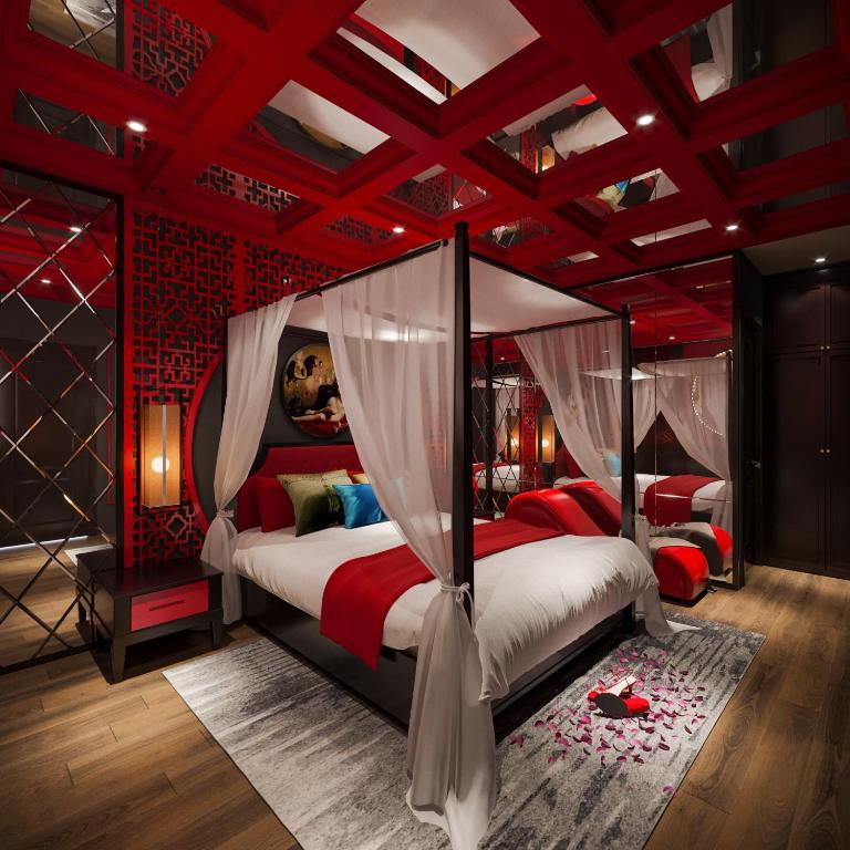 Monaco Hotel photo