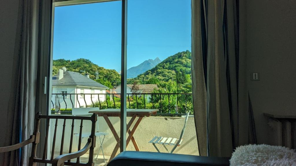 Villa de charme jardin vue sur montagnes renovation 2026 전경
