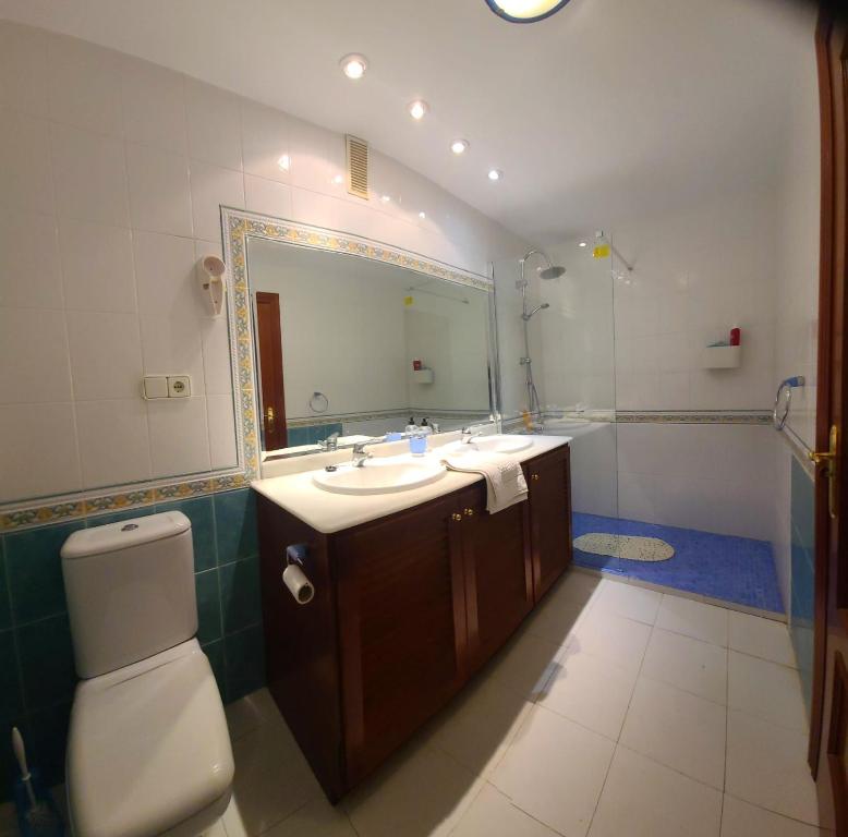 2 bedroom apartment overlooking Mediterranean, 2 outdoor pools - 3
