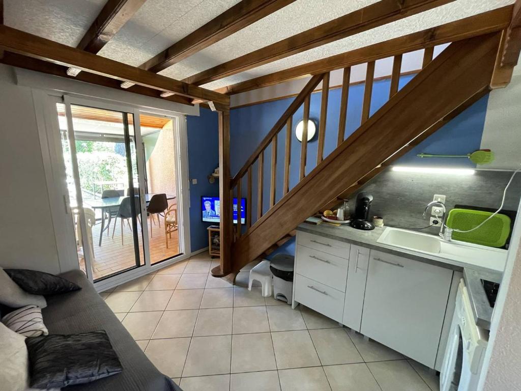 Villa 2 Pièces Mezzanine Climatisée avec Terrasse Privée - 6 Couchages - Saint Cyprien Plage - FR-1-106-36 - 2
