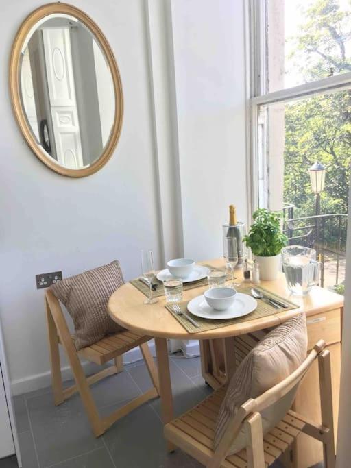 Regency Crescent Apartment, Bath photo 6