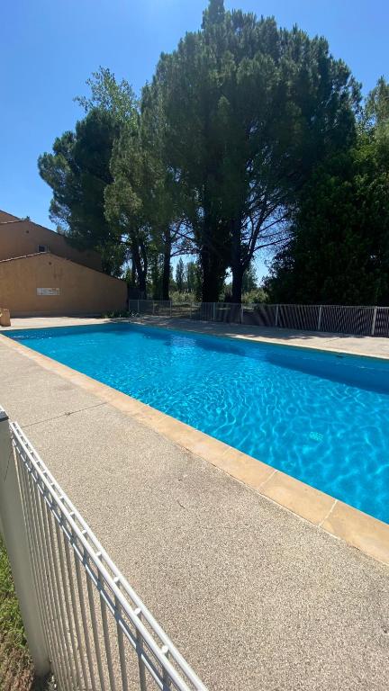 Joli Appartement 27m2 Terre d'Ocre en village vacances en Camargue - 3