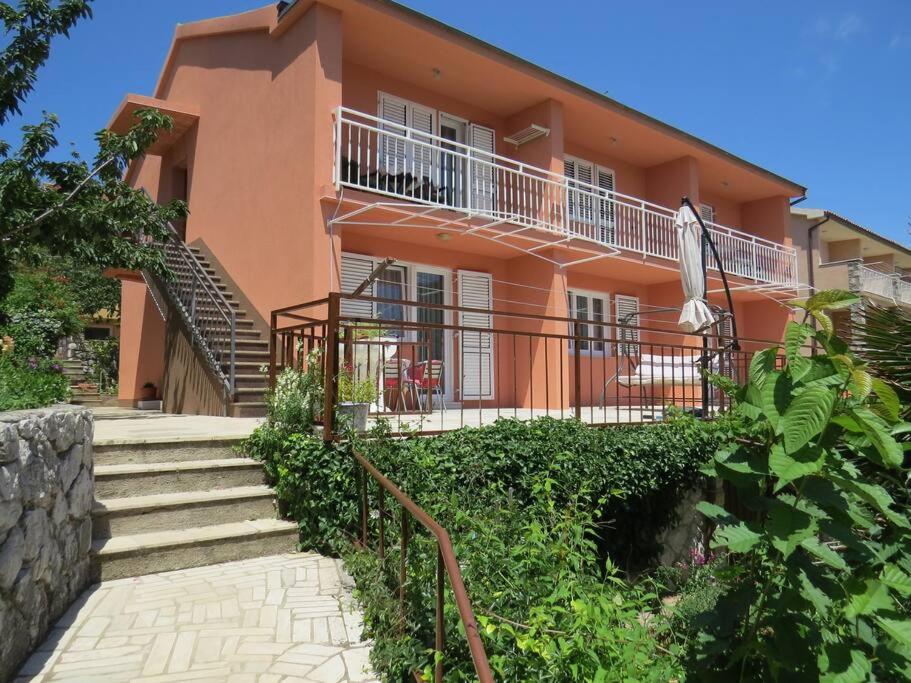 Apartment with 2 terrace, Cres