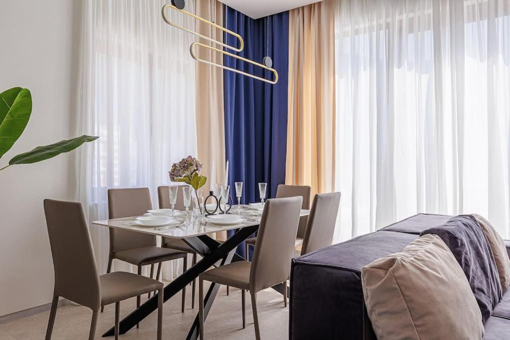 Belvedere Royal, Luxury Seaview & Pool Apartments - 2