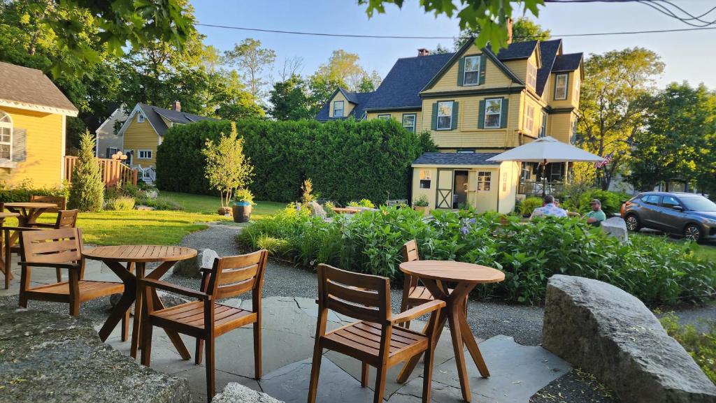 Sand Bar Cottage Inn photo