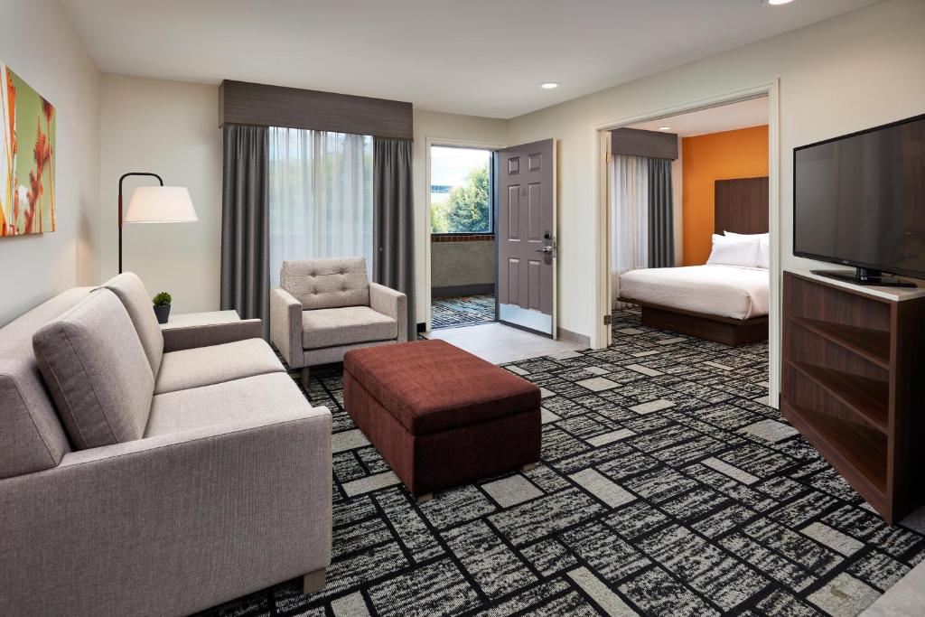 Best Western PLUS Meridian Inn Suites Anaheim Orange