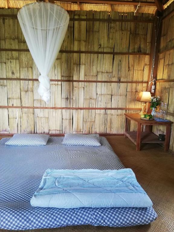 2. La Villa..