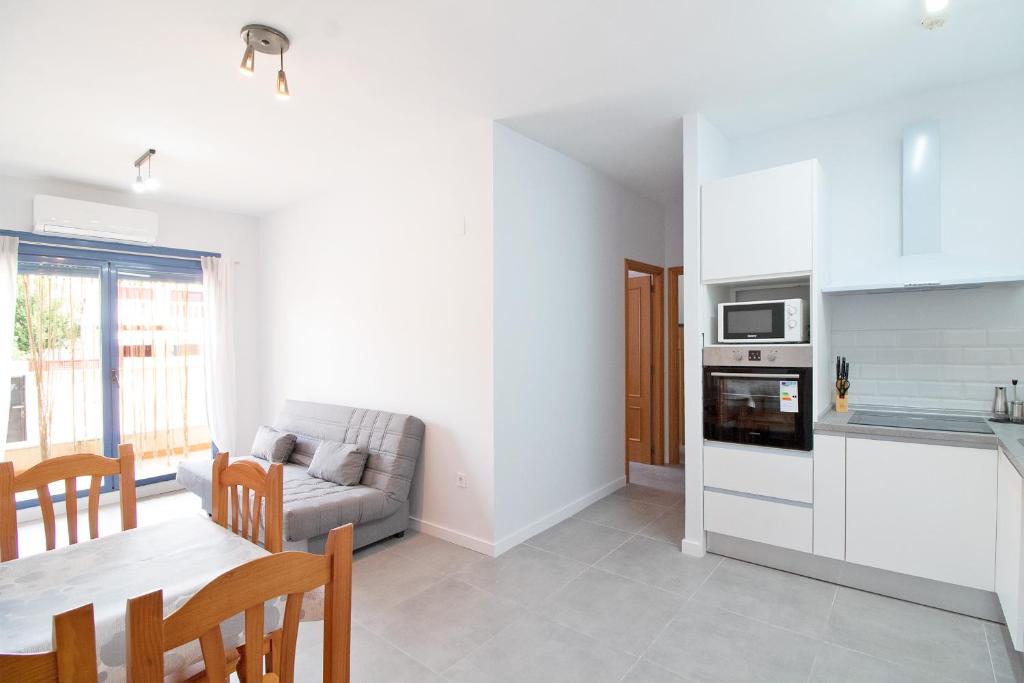 Global Vacacional, Apartamento con gran terraza en la playa de Canet - 4