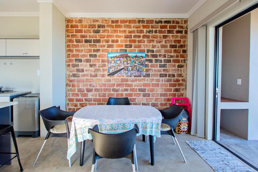 Beach Breakaway Apartment photo