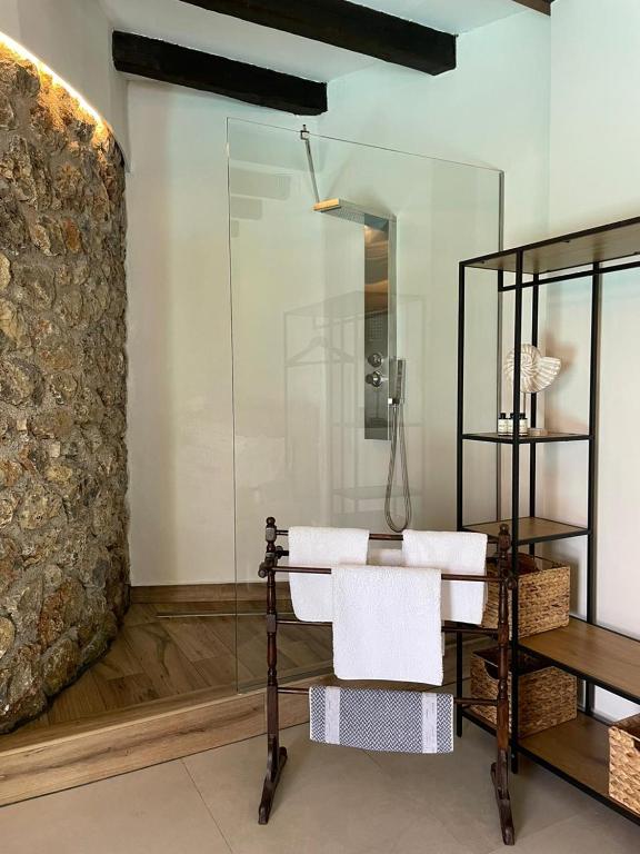 VILLA BOURNELLA -Idyllic Open Air 2BD Villa with Beachview photo