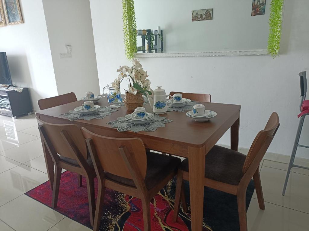 Cikta Homestay at Southville City Savanna Suite photo