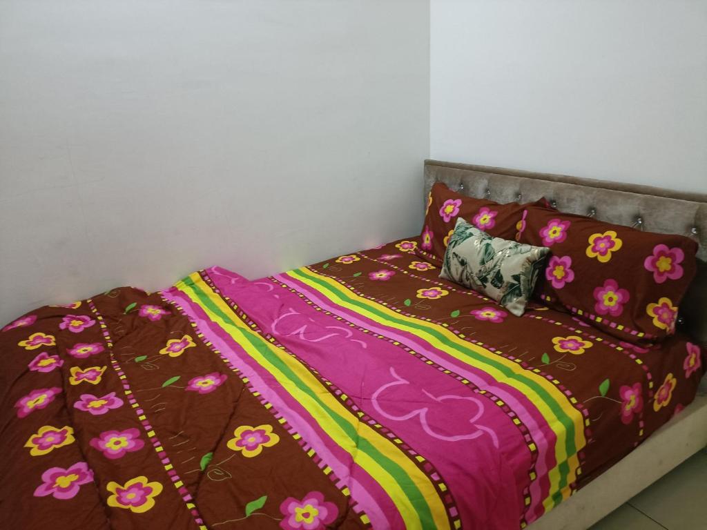 Cikta Homestay at Southville City Savanna Suite photo