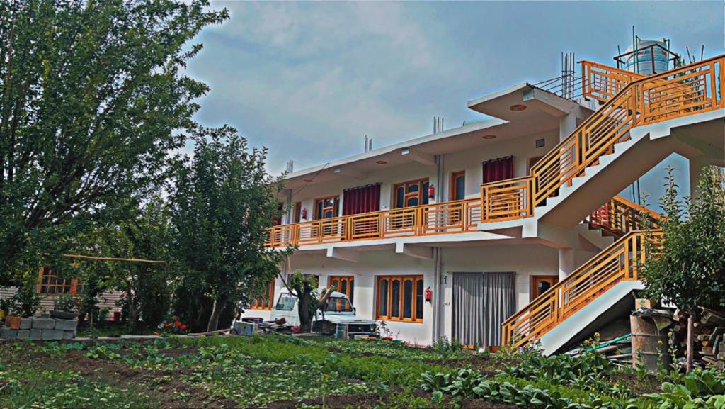 KHARCHUNG GUEST HOUSE photo