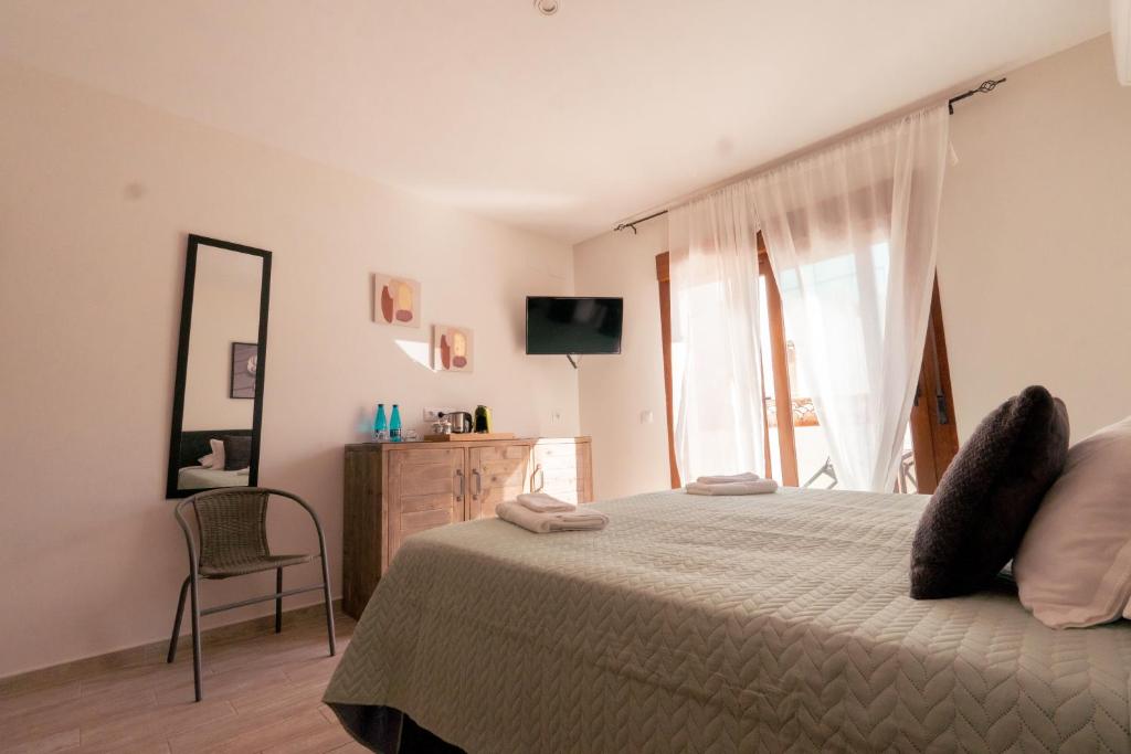 Blanca Boutique Hotel - 4