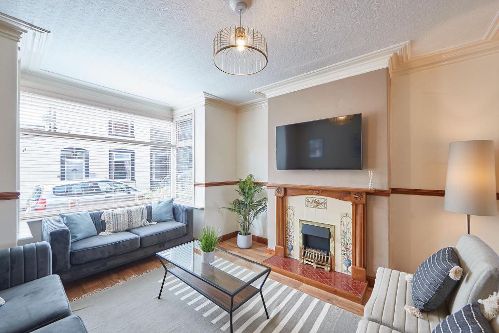 Host & Stay - Blue Sky Cottage, Whitby