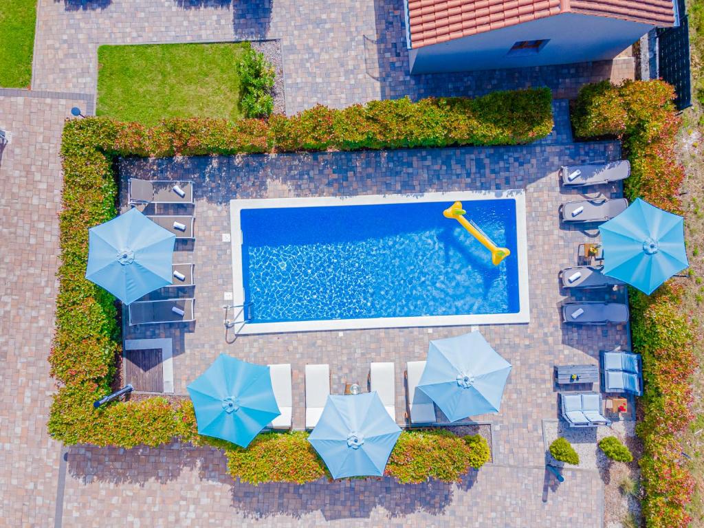Guest house with pool photo
