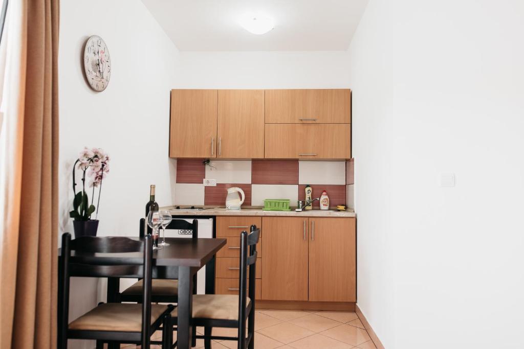 Kitchen, Guest House Lalic in Bar