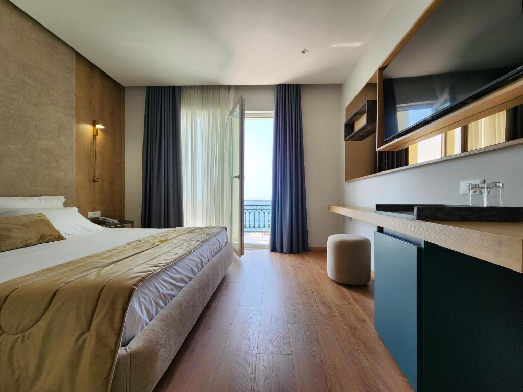 Hotel Gold photo