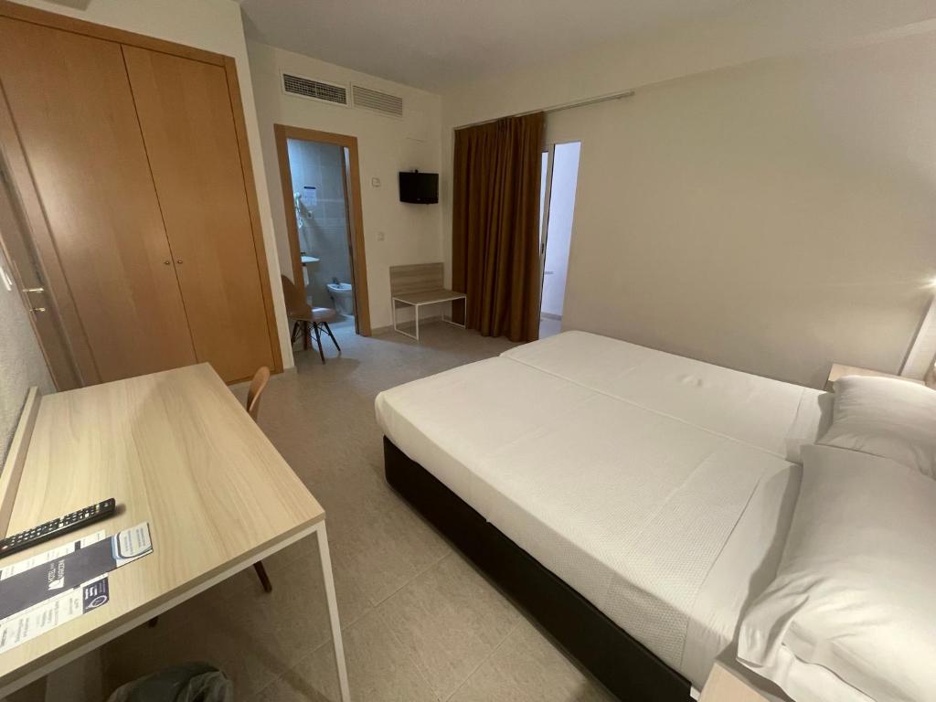 Hotel Marconi — Hotel rooms in Benidorm, Valencian Community