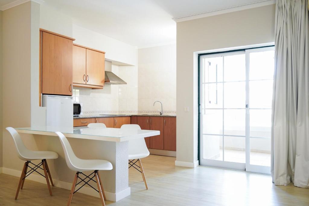 Kitchen, Vitors Plaza in Portimao