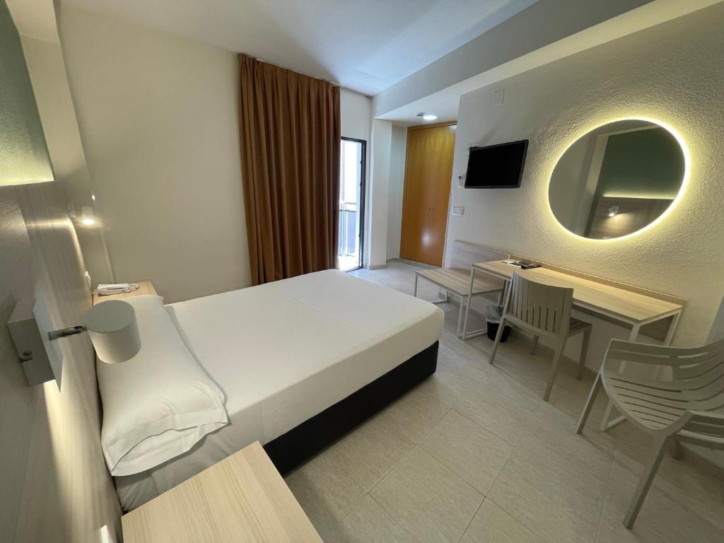 Hotel Marconi — Hotel rooms in Benidorm, Valencian Community