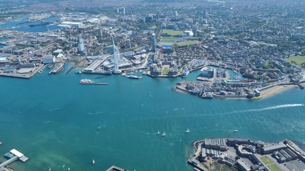 Mayfield, Gosport photo 4