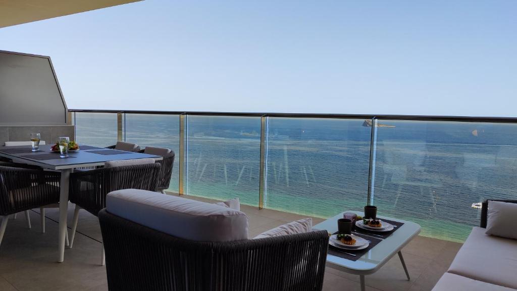 SUNSET CLIFFS modern apartment - 2