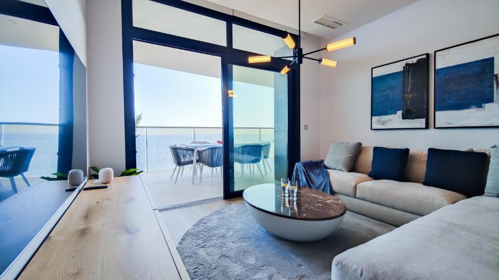 SUNSET CLIFFS modern apartment - 4